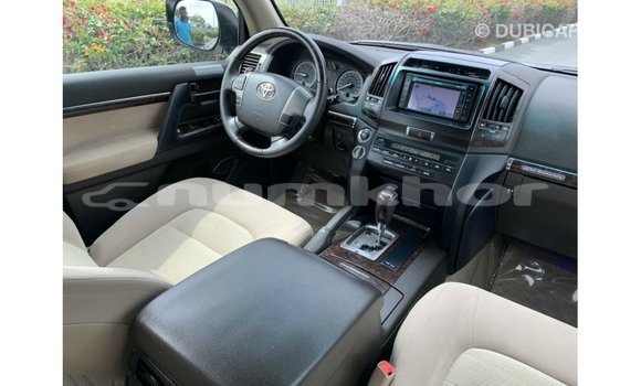 Buy Import Toyota Land Cruiser White Car in Import - Dubai in Bumthang Buy Import Toyota Land Cruiser White Car in Import - Dubai in Bumthang
