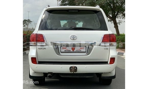 Buy Import Toyota Land Cruiser White Car in Import - Dubai in Bumthang Buy Import Toyota Land Cruiser White Car in Import - Dubai in Bumthang