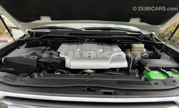 Buy Import Toyota Land Cruiser White Car in Import - Dubai in Bumthang Buy Import Toyota Land Cruiser White Car in Import - Dubai in Bumthang