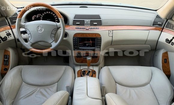 Buy Import Mercedes-Benz 200 Blue Car in Import - Dubai in Bumthang Buy Import Mercedes-Benz 200 Blue Car in Import - Dubai in Bumthang
