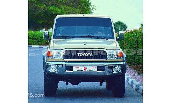 Buy Import Toyota Land Cruiser Beige Car in Import - Dubai in Bumthang Buy Import Toyota Land Cruiser Beige Car in Import - Dubai in Bumthang