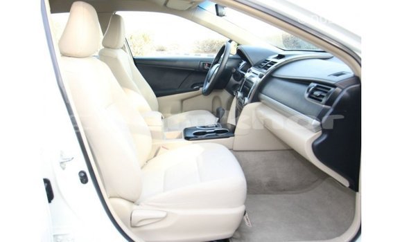 Buy Import Toyota Camry White Car in Import - Dubai in Bumthang Buy Import Toyota Camry White Car in Import - Dubai in Bumthang