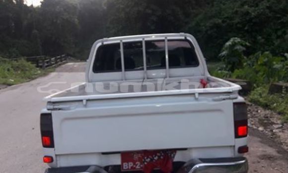 Buy Used Toyota Hilux White Car in Thimphu in Timphu Buy Used Toyota Hilux White Car in Thimphu in Timphu