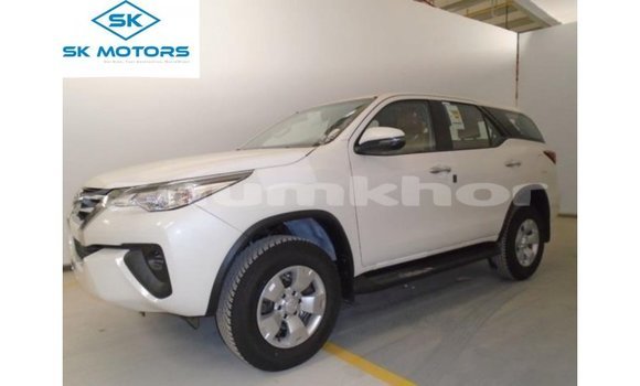 Buy Import Toyota Fortuner White Car in Import - Dubai in Bumthang Buy Import Toyota Fortuner White Car in Import - Dubai in Bumthang