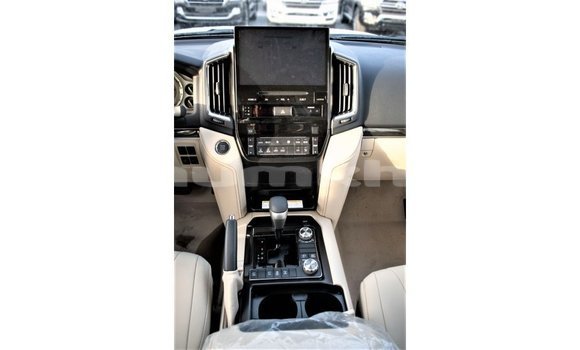 Buy Import Toyota Land Cruiser Black Car in Import - Dubai in Bumthang Buy Import Toyota Land Cruiser Black Car in Import - Dubai in Bumthang