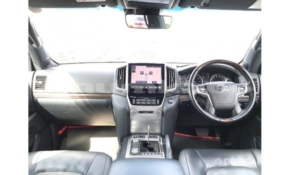 Buy Import Toyota Land Cruiser White Car in Import - Dubai in Bumthang Buy Import Toyota Land Cruiser White Car in Import - Dubai in Bumthang