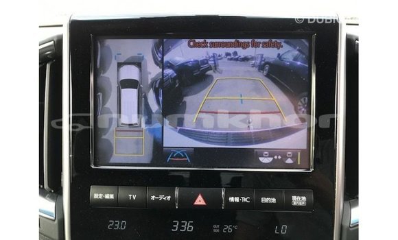 Buy Import Toyota Land Cruiser White Car in Import - Dubai in Bumthang Buy Import Toyota Land Cruiser White Car in Import - Dubai in Bumthang