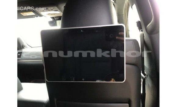 Buy Import Toyota Land Cruiser White Car in Import - Dubai in Bumthang Buy Import Toyota Land Cruiser White Car in Import - Dubai in Bumthang