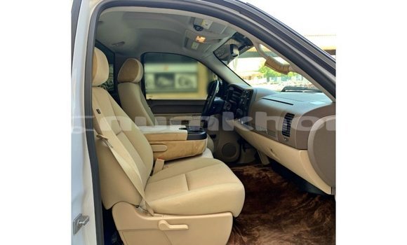 Buy Import Chevrolet Silverado White Car in Import - Dubai in Bumthang Buy Import Chevrolet Silverado White Car in Import - Dubai in Bumthang