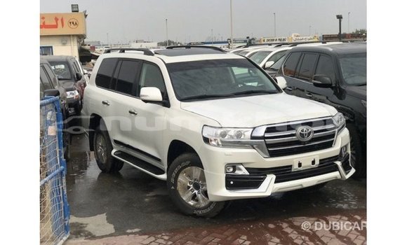 Buy Import Toyota Land Cruiser White Car in Import - Dubai in Bumthang Buy Import Toyota Land Cruiser White Car in Import - Dubai in Bumthang