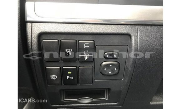 Buy Import Toyota Land Cruiser White Car in Import - Dubai in Bumthang Buy Import Toyota Land Cruiser White Car in Import - Dubai in Bumthang