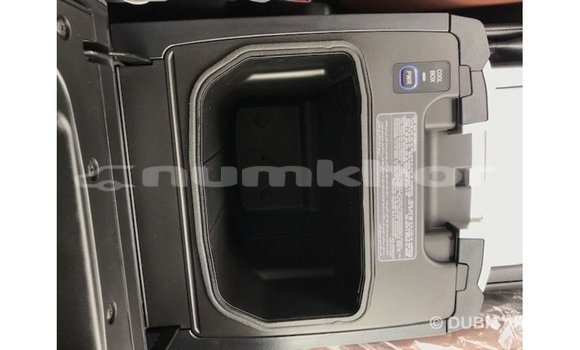 Buy Import Toyota Land Cruiser White Car in Import - Dubai in Bumthang Buy Import Toyota Land Cruiser White Car in Import - Dubai in Bumthang