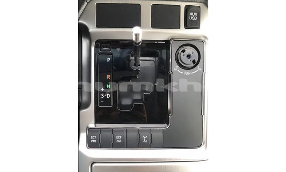 Buy Import Toyota Land Cruiser White Car in Import - Dubai in Bumthang Buy Import Toyota Land Cruiser White Car in Import - Dubai in Bumthang