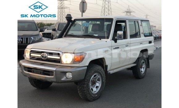 Buy Import Toyota Land Cruiser White Car in Import - Dubai in Bumthang Buy Import Toyota Land Cruiser White Car in Import - Dubai in Bumthang