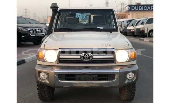 Buy Import Toyota Land Cruiser White Car in Import - Dubai in Bumthang Buy Import Toyota Land Cruiser White Car in Import - Dubai in Bumthang