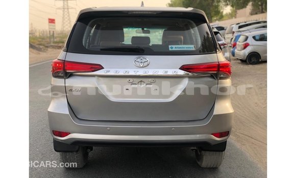 Buy Import Toyota Fortuner Other Car in Import - Dubai in Bumthang Buy Import Toyota Fortuner Other Car in Import - Dubai in Bumthang