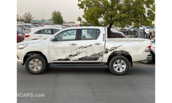 Buy Import Toyota Hilux White Car in Import - Dubai in Bumthang Buy Import Toyota Hilux White Car in Import - Dubai in Bumthang