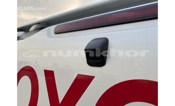 Buy Import Toyota Hilux White Car in Import - Dubai in Bumthang Buy Import Toyota Hilux White Car in Import - Dubai in Bumthang