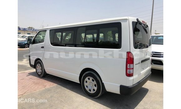 Buy Import Toyota Hiace White Car in Import - Dubai in Bumthang Buy Import Toyota Hiace White Car in Import - Dubai in Bumthang