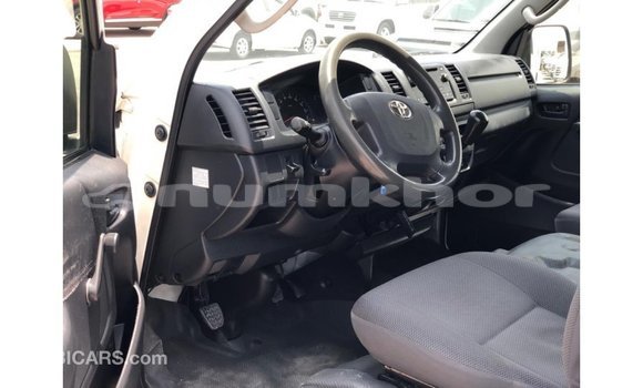Buy Import Toyota Hiace White Car in Import - Dubai in Bumthang Buy Import Toyota Hiace White Car in Import - Dubai in Bumthang