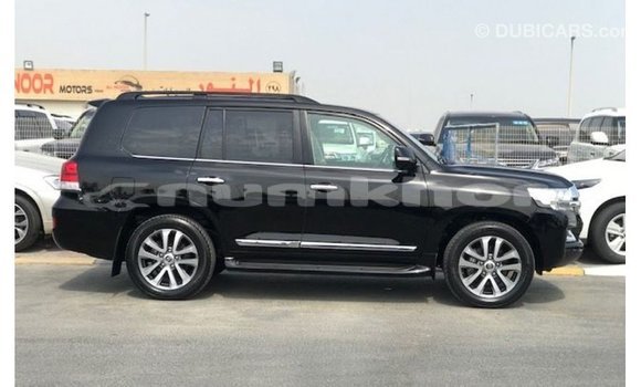 Buy Import Toyota Land Cruiser Black Car in Import - Dubai in Bumthang Buy Import Toyota Land Cruiser Black Car in Import - Dubai in Bumthang