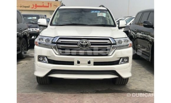 Buy Import Toyota Land Cruiser White Car in Import - Dubai in Bumthang Buy Import Toyota Land Cruiser White Car in Import - Dubai in Bumthang