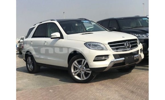 Buy Import Mercedes-Benz 190 White Car in Import - Dubai in Bumthang Buy Import Mercedes-Benz 190 White Car in Import - Dubai in Bumthang