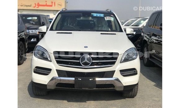 Buy Import Mercedes-Benz 190 White Car in Import - Dubai in Bumthang Buy Import Mercedes-Benz 190 White Car in Import - Dubai in Bumthang