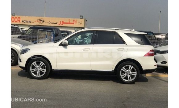 Buy Import Mercedes-Benz 190 White Car in Import - Dubai in Bumthang Buy Import Mercedes-Benz 190 White Car in Import - Dubai in Bumthang