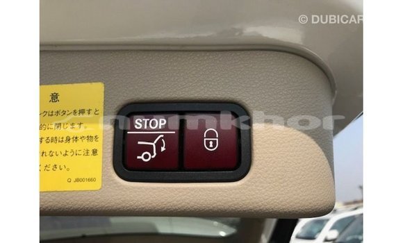 Buy Import Mercedes-Benz 190 White Car in Import - Dubai in Bumthang Buy Import Mercedes-Benz 190 White Car in Import - Dubai in Bumthang