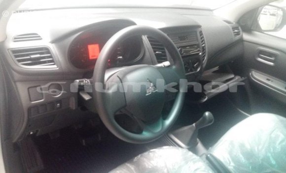 Buy Import Mitsubishi L200 White Car in Import - Dubai in Bumthang Buy Import Mitsubishi L200 White Car in Import - Dubai in Bumthang