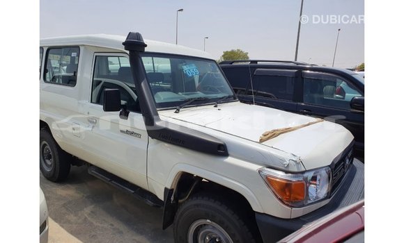 Buy Import Toyota Land Cruiser White Car in Import - Dubai in Bumthang Buy Import Toyota Land Cruiser White Car in Import - Dubai in Bumthang