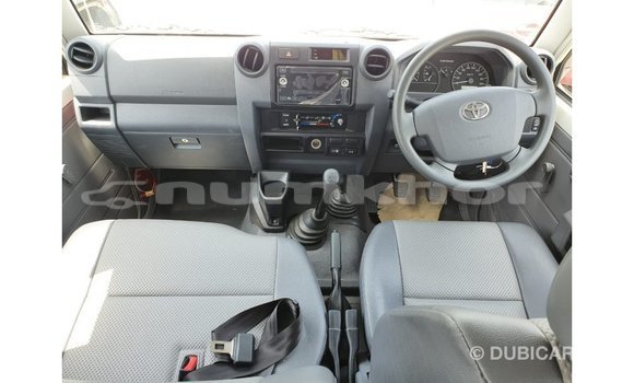 Buy Import Toyota Land Cruiser White Car in Import - Dubai in Bumthang Buy Import Toyota Land Cruiser White Car in Import - Dubai in Bumthang