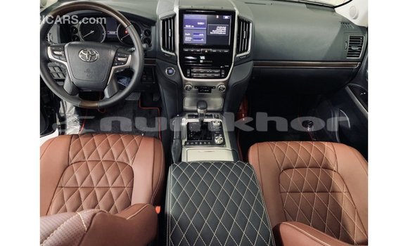Buy Import Toyota Land Cruiser Black Car in Import - Dubai in Bumthang Buy Import Toyota Land Cruiser Black Car in Import - Dubai in Bumthang