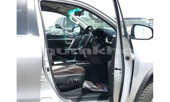 Buy Import Toyota Fortuner Other Car in Import - Dubai in Bumthang Buy Import Toyota Fortuner Other Car in Import - Dubai in Bumthang