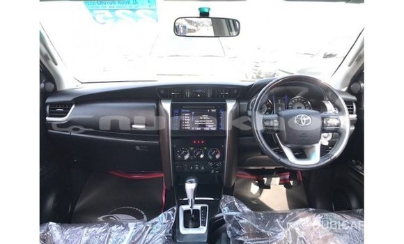 Buy Import Toyota Fortuner White Car in Import - Dubai in Bumthang Buy Import Toyota Fortuner White Car in Import - Dubai in Bumthang