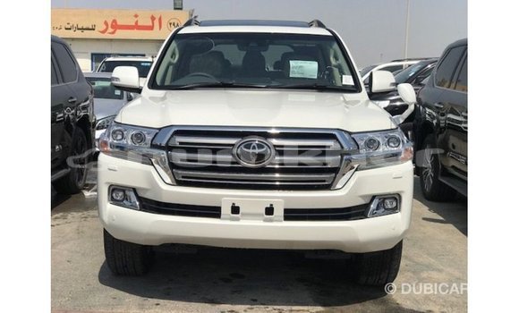Buy Import Toyota Land Cruiser White Car in Import - Dubai in Bumthang Buy Import Toyota Land Cruiser White Car in Import - Dubai in Bumthang