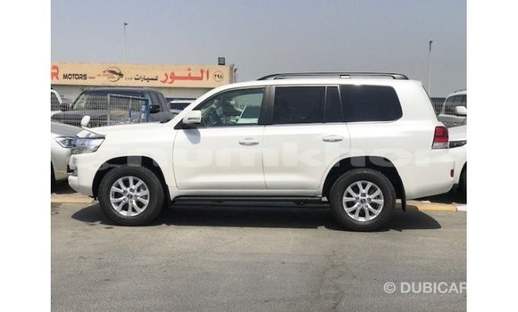 Buy Import Toyota Land Cruiser White Car in Import - Dubai in Bumthang Buy Import Toyota Land Cruiser White Car in Import - Dubai in Bumthang
