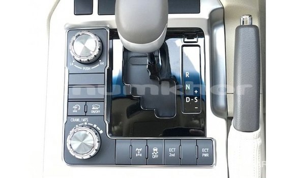 Buy Import Toyota Land Cruiser White Car in Import - Dubai in Bumthang Buy Import Toyota Land Cruiser White Car in Import - Dubai in Bumthang