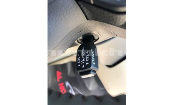 Buy Import Toyota Land Cruiser White Car in Import - Dubai in Bumthang Buy Import Toyota Land Cruiser White Car in Import - Dubai in Bumthang