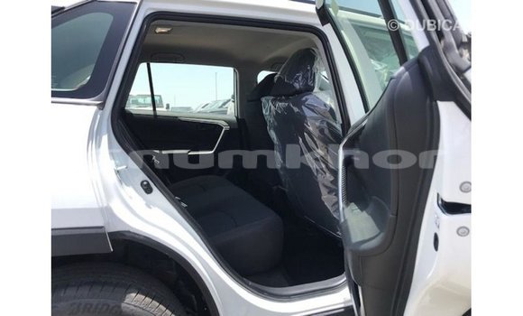 Buy Import Toyota 4Runner White Car in Import - Dubai in Bumthang Buy Import Toyota 4Runner White Car in Import - Dubai in Bumthang