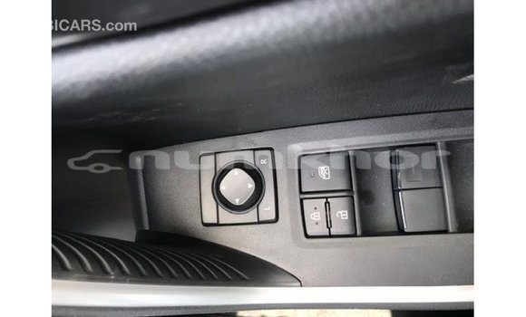 Buy Import Toyota 4Runner White Car in Import - Dubai in Bumthang Buy Import Toyota 4Runner White Car in Import - Dubai in Bumthang