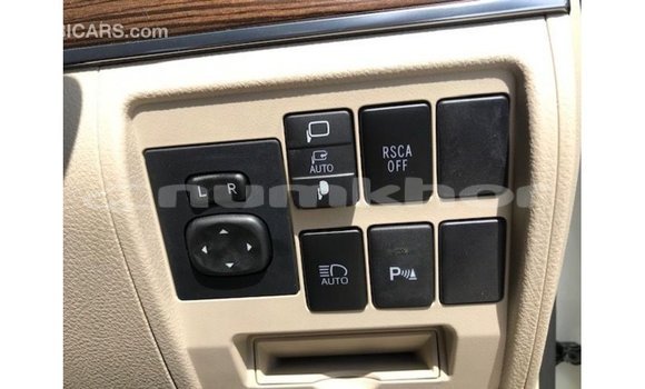 Buy Import Toyota Land Cruiser White Car in Import - Dubai in Bumthang Buy Import Toyota Land Cruiser White Car in Import - Dubai in Bumthang