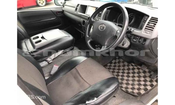 Buy Import Toyota Hiace White Car in Import - Dubai in Bumthang Buy Import Toyota Hiace White Car in Import - Dubai in Bumthang