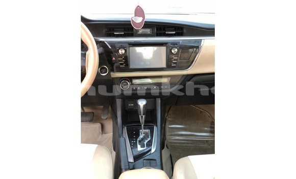 Buy Import Toyota Corolla White Car in Import - Dubai in Bumthang Buy Import Toyota Corolla White Car in Import - Dubai in Bumthang