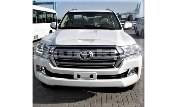 Buy Import Toyota Land Cruiser White Car in Import - Dubai in Bumthang Buy Import Toyota Land Cruiser White Car in Import - Dubai in Bumthang