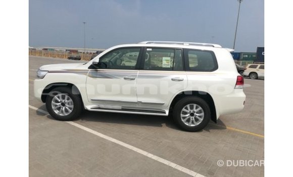 Buy Import Toyota Land Cruiser White Car in Import - Dubai in Bumthang Buy Import Toyota Land Cruiser White Car in Import - Dubai in Bumthang