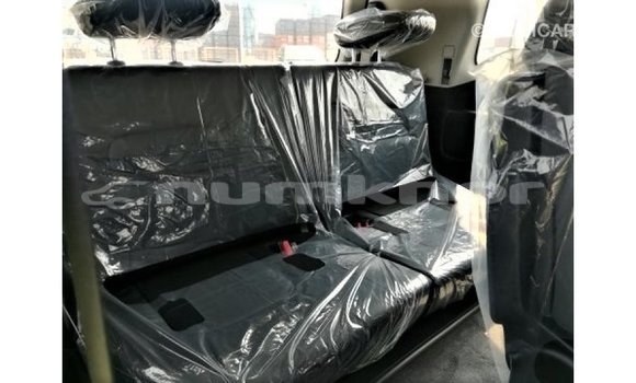 Buy Import Toyota Land Cruiser White Car in Import - Dubai in Bumthang Buy Import Toyota Land Cruiser White Car in Import - Dubai in Bumthang