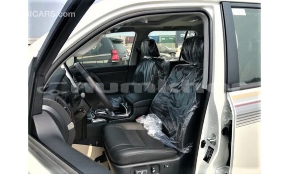Buy Import Toyota Land Cruiser White Car in Import - Dubai in Bumthang Buy Import Toyota Land Cruiser White Car in Import - Dubai in Bumthang