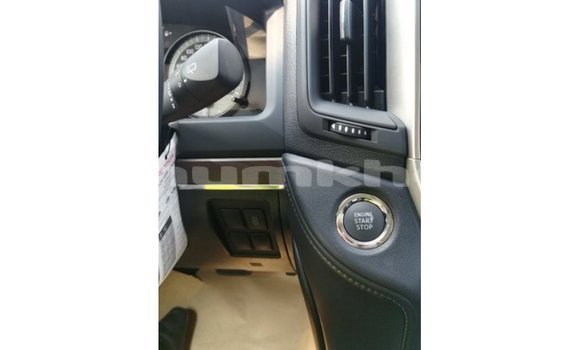 Buy Import Toyota Land Cruiser White Car in Import - Dubai in Bumthang Buy Import Toyota Land Cruiser White Car in Import - Dubai in Bumthang